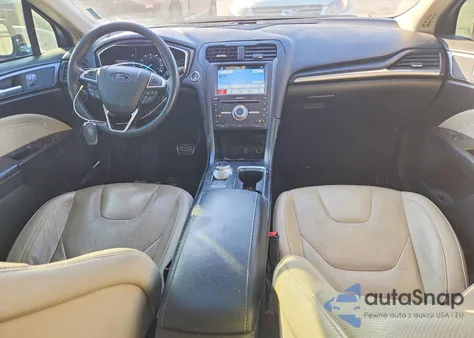 2017 Ford Fusion Titanium z USA, uszkodzony, nr VIN 3FA6P0K97HR124219